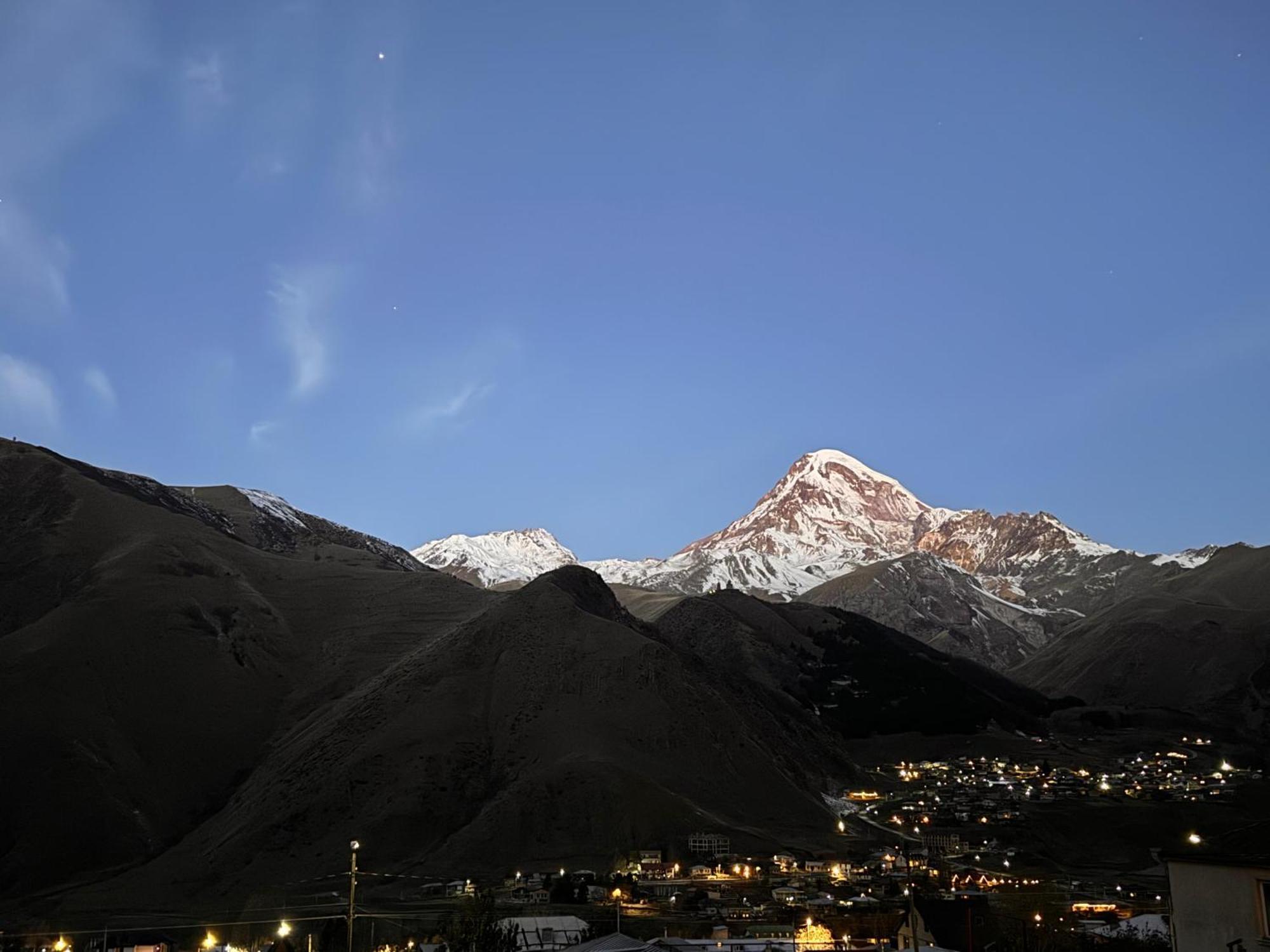 Family Hotel 7 Sisters Kazbegi Exterior foto